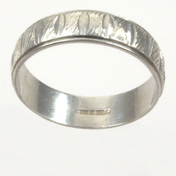 9ct White Gold 3g Wedding Ring Size M